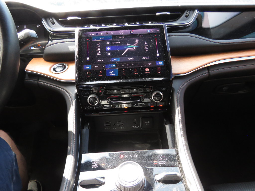 Used 2023 Jeep Grand Cherokee Summit AWD/4WD image 26