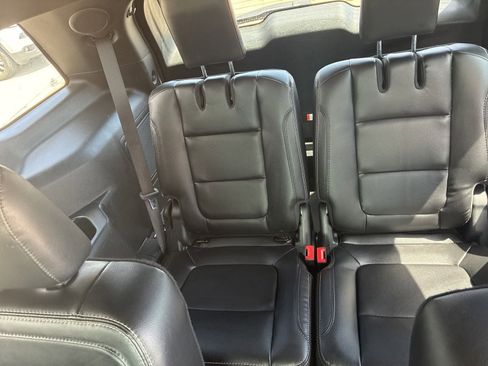 Used 2019 Ford Explorer Limited w/ Class III Trailer Tow Package AWD/4WD image 10