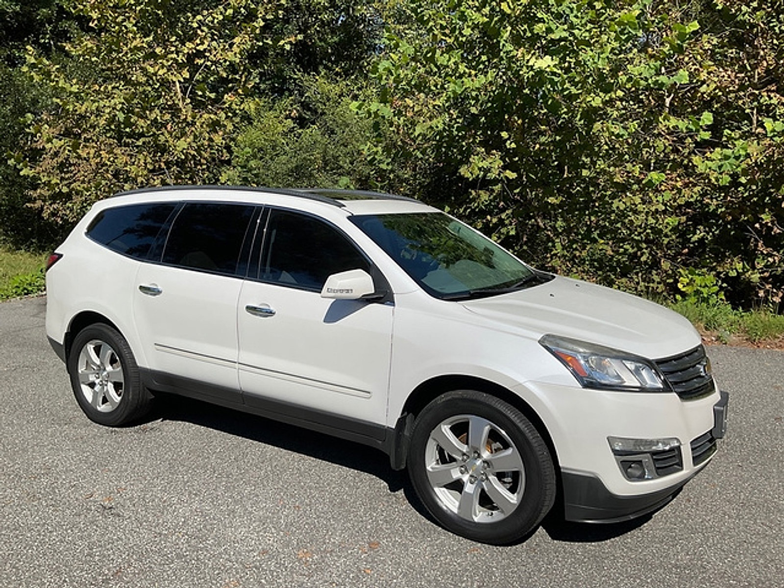 Used 2016 Chevrolet Traverse LTZ FWD image 4