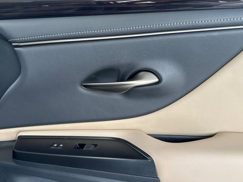 Certified 2020 Lexus ES 300h w/ Premium Package FWD image 21