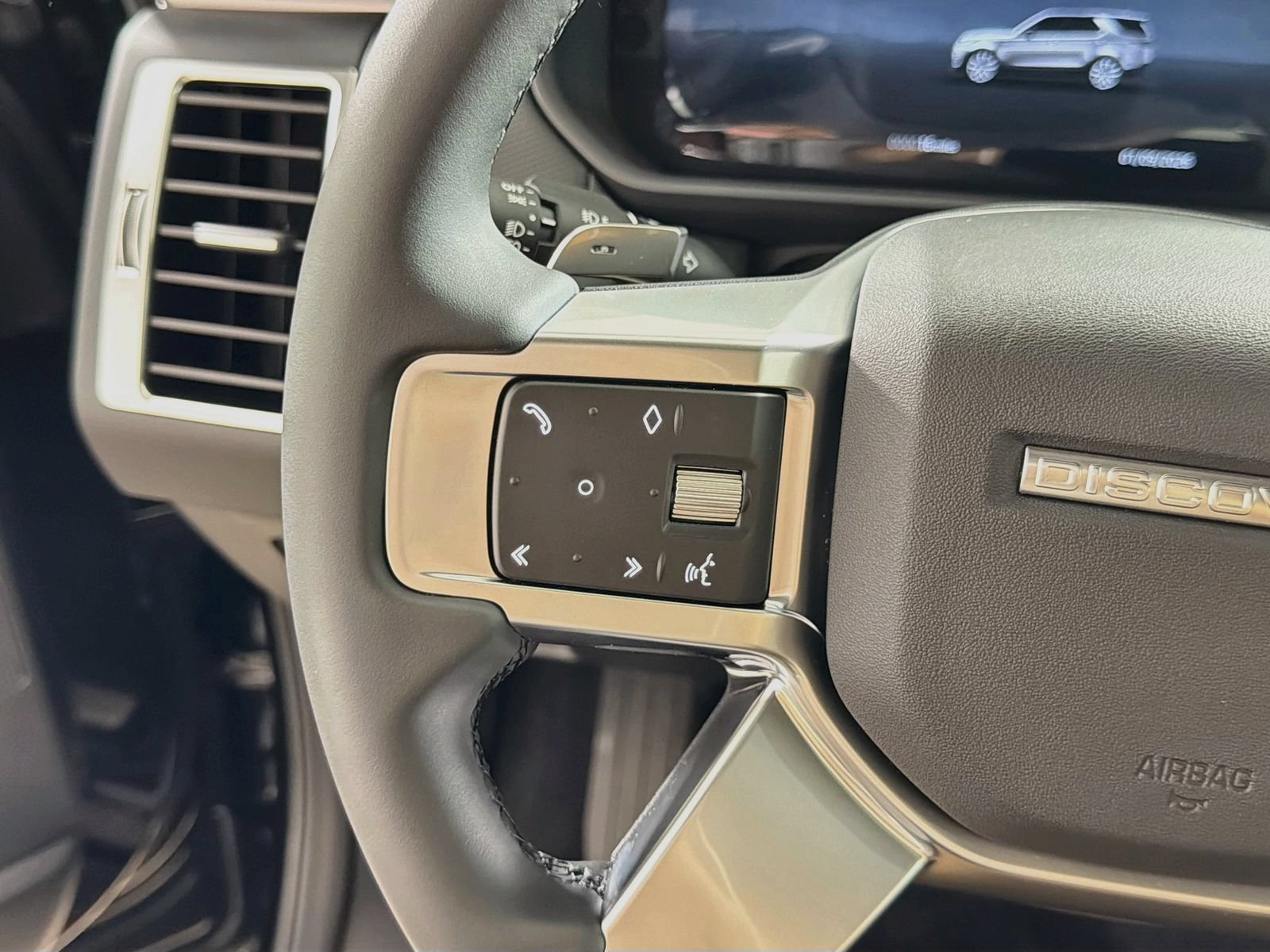 New 2026 Land Rover Discovery Dynamic SE AWD/4WD image 11