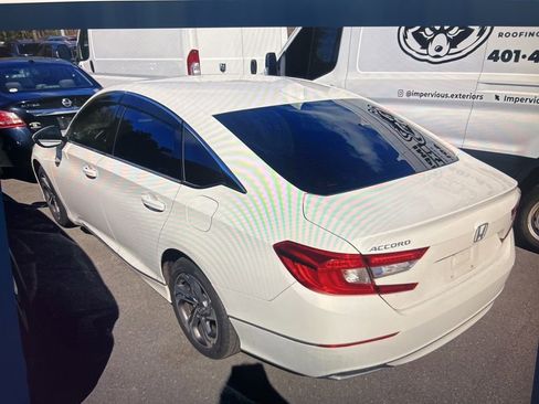 Used 2018 Honda Accord EX image 2
