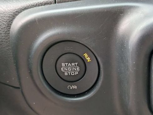 Used 2022 Jeep Wrangler Unlimited Rubicon w/ LED Lighting Group AWD/4WD image 22