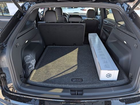 New 2026 Volkswagen Atlas Cross Sport SE image 6