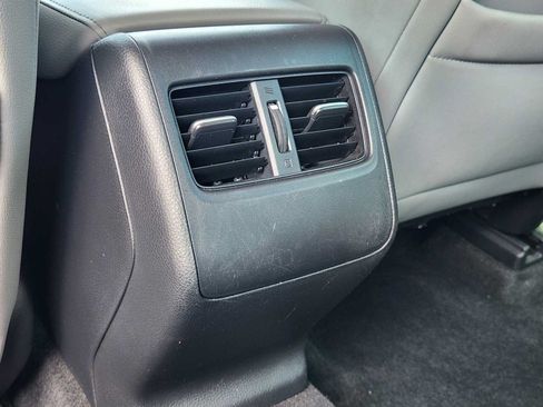 Used 2018 Honda Accord Touring image 29