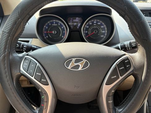 Used 2013 Hyundai Elantra Limited FWD image 9