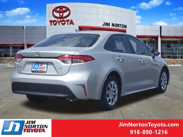 Used 2025 Toyota Corolla LE FWD image 7