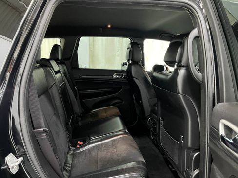 Used 2021 Jeep Grand Cherokee Laredo X AWD/4WD image 30