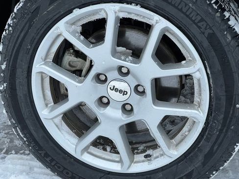 Used 2023 Jeep Renegade Latitude image 6