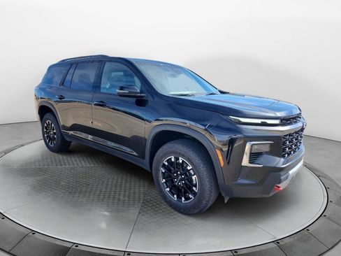 Used 2025 Chevrolet Traverse Z71 image 7