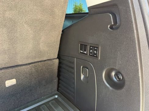 Used 2020 Cadillac Escalade Luxury AWD/4WD image 8
