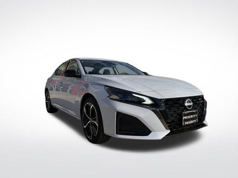 New 2025 Nissan Altima 2.5 SR image 7