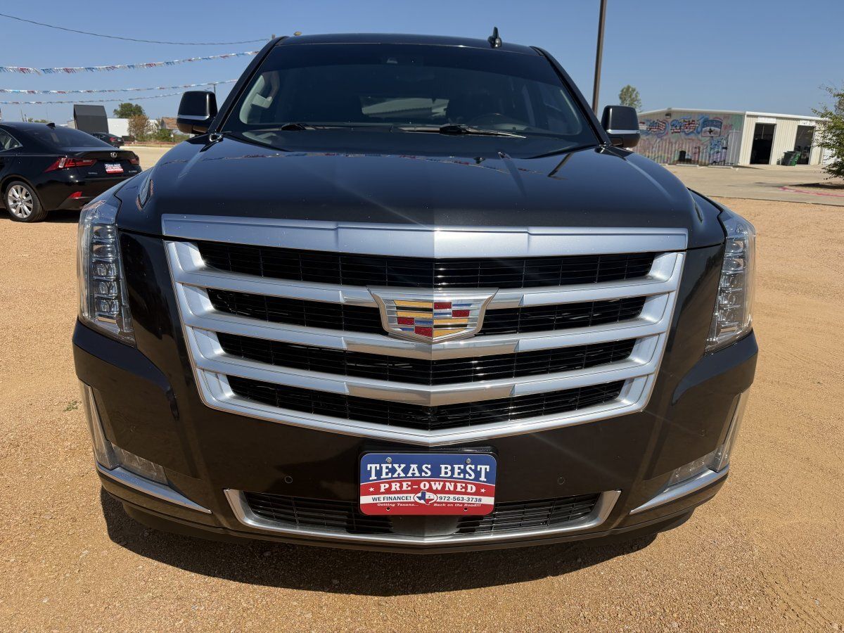 Used 2019 Cadillac Escalade Premium Luxury AWD/4WD image 2
