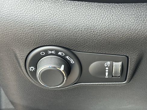 Used 2024 Jeep Compass Sport AWD/4WD image 20