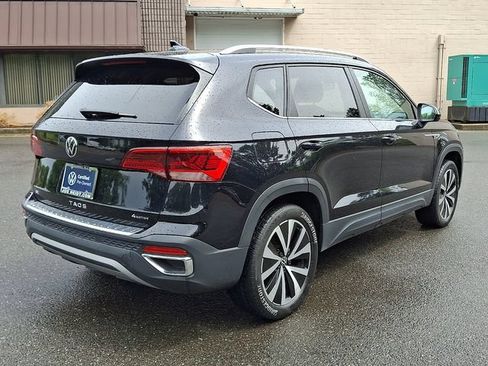 Used 2023 Volkswagen Taos SE w/ Panoramic Sunroof Package AWD/4WD image 11