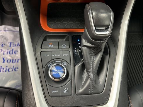 Used 2024 Toyota RAV4 Adventure image 31