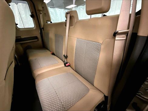 Used 2011 Ford F250 XLT w/ Camper Pkg image 25