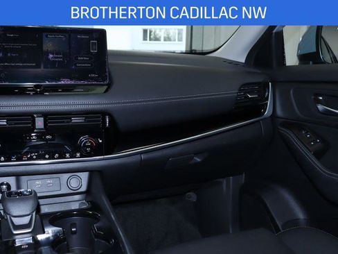 Used 2025 Nissan Rogue SL w/ SL Premium Package image 26