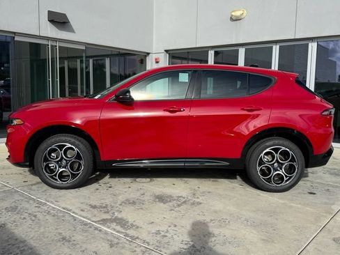 Used 2025 Alfa Romeo Tonale image 4