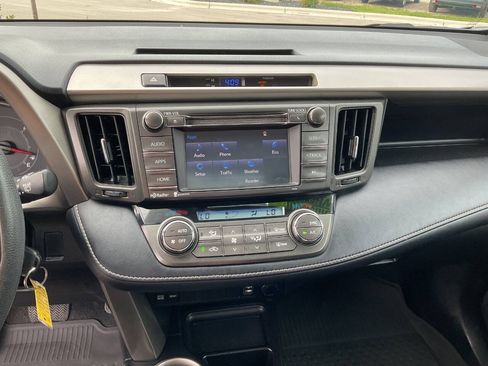 Used 2014 Toyota RAV4 XLE AWD/4WD image 18