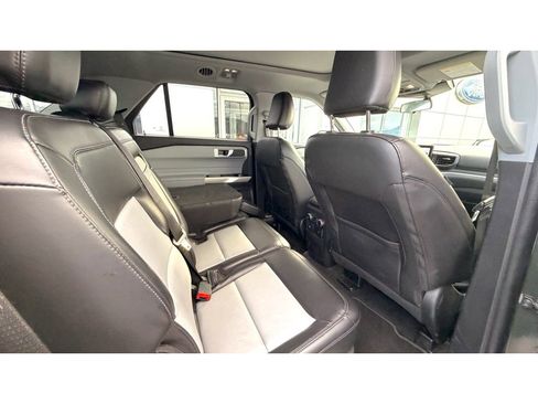 Used 2022 Ford Explorer XLT w/ Equipment Group 202A image 13