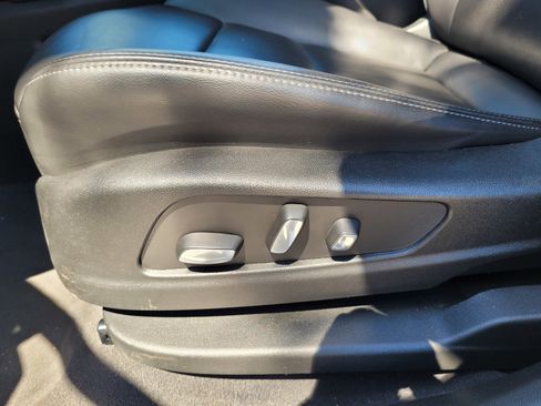 Certified 2024 Cadillac XT6 Premium Luxury AWD/4WD image 11