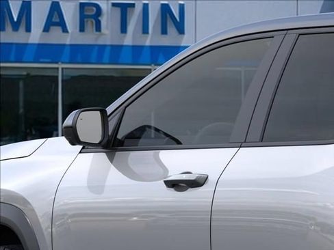 New 2026 Chevrolet Equinox LT w/ Safety and Technology Package FWD image 12