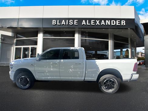 Used 2026 RAM 2500 Laramie AWD/4WD image 8