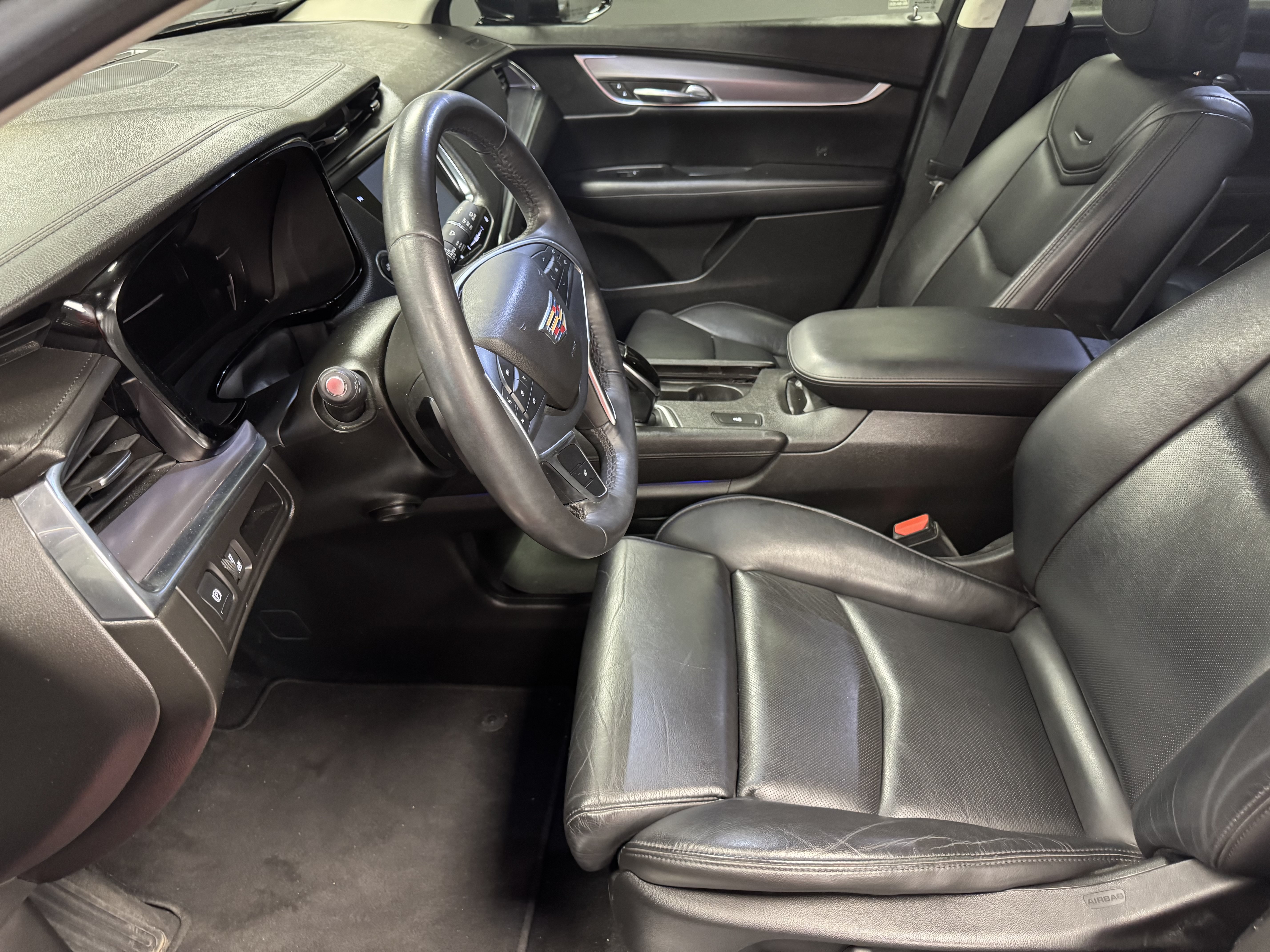 Used 2017 Cadillac XT5 Luxury FWD image 9