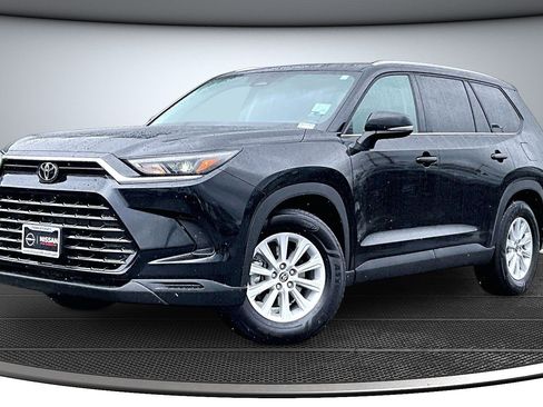 Used 2025 Toyota Grand Highlander FWD image 3