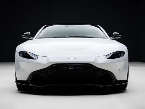 Used 2019 Aston Martin V8 Vantage Coupe RWD image 8