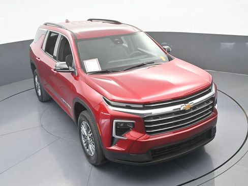 Used 2024 Chevrolet Traverse LT image 57