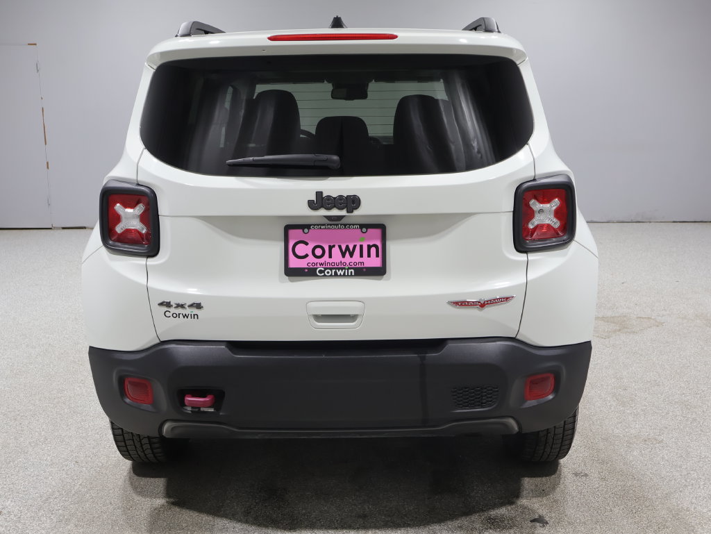 Used 2019 Jeep Renegade Trailhawk AWD/4WD image 3