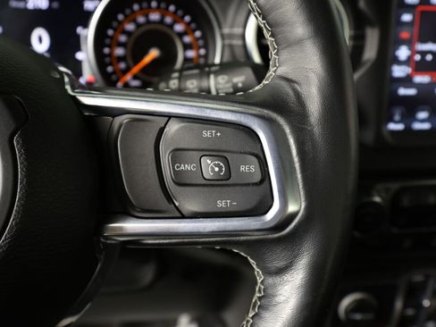 Used 2019 Jeep Wrangler Unlimited Sahara AWD/4WD image 32