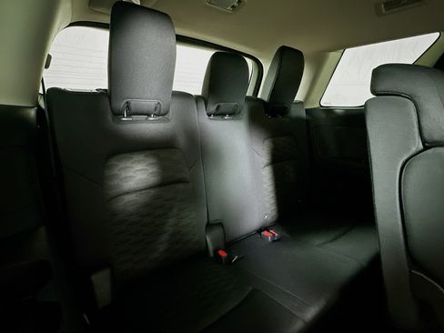 Used 2024 Nissan Pathfinder SV FWD image 25
