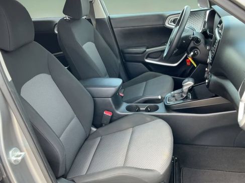 Used 2022 Kia Soul LX w/ Technology Package FWD image 16