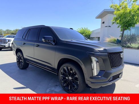 Used 2025 Cadillac Escalade Sport Platinum image 1
