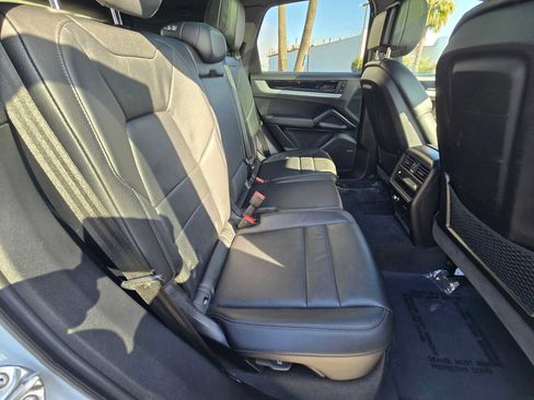 Used 2024 Porsche Cayenne image 14