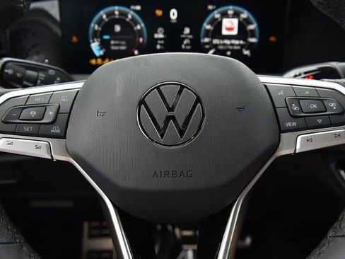 New 2026 Volkswagen Tiguan SE R-Line image 18