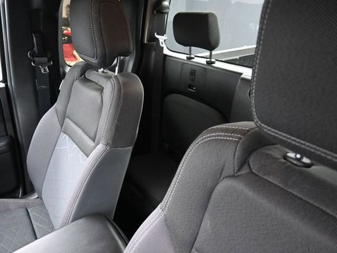 Used 2025 Nissan Frontier SV image 24