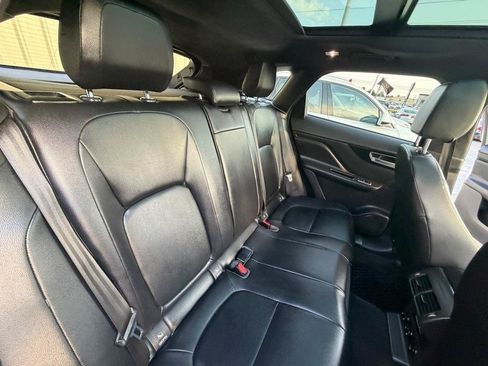 Used 2019 Jaguar F-PACE Premium AWD/4WD image 20