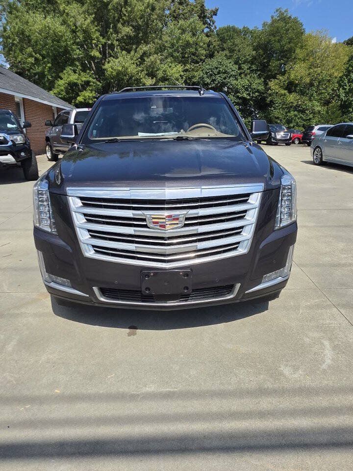 Used 2017 Cadillac Escalade ESV Platinum AWD/4WD image 9