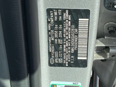 Used 2025 Hyundai Elantra SEL image 30