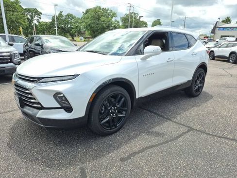 Used 2023 Chevrolet Blazer Premier w/ Driver Confidence II Package AWD/4WD image 2