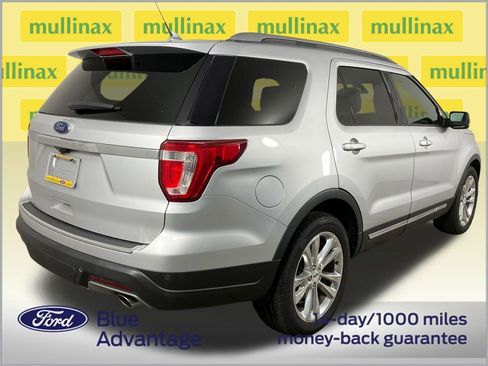 Used 2018 Ford Explorer XLT w/ Equipment Group 202A image 4