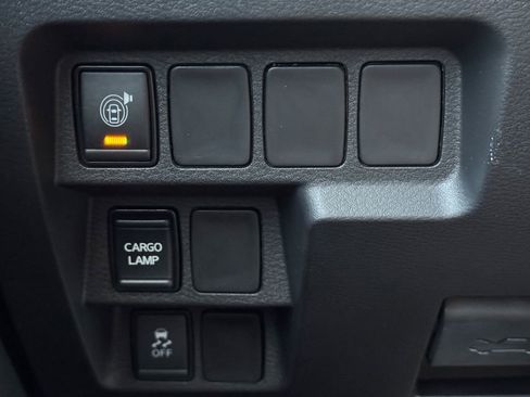 Used 2024 Nissan Frontier S w/ Technology Package image 17