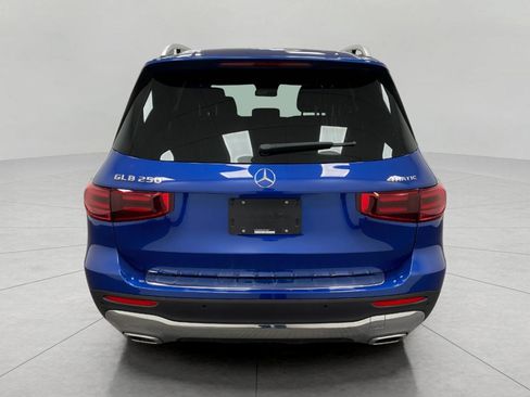 Used 2026 Mercedes-Benz GLB 250 4MATIC image 4