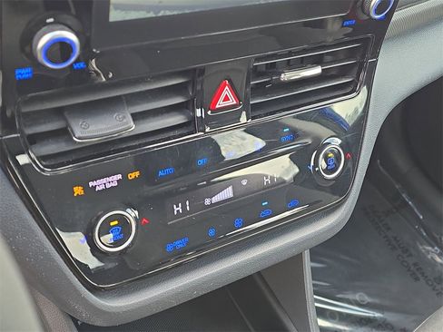 Used 2020 Hyundai Ioniq Blue image 30