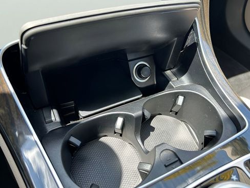 Used 2017 Mercedes-Benz C 300 4MATIC Sedan image 21