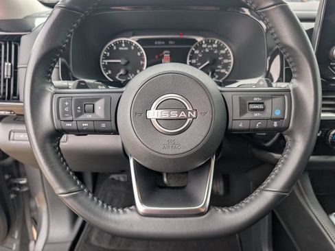 Used 2025 Nissan Pathfinder SV FWD image 12